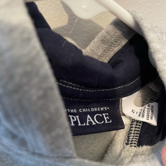 3 sweaters - Picture 5 of 16